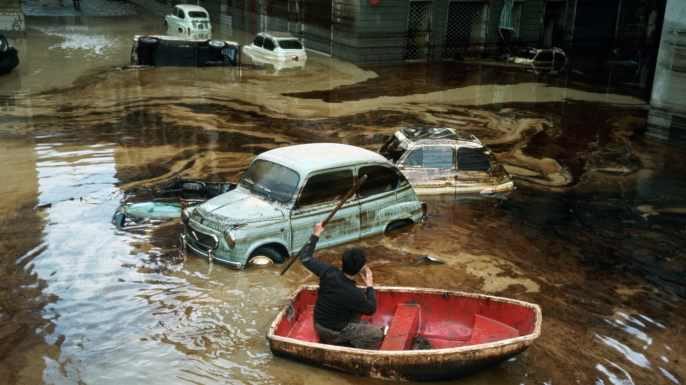 Click to enlarge Arno river flood