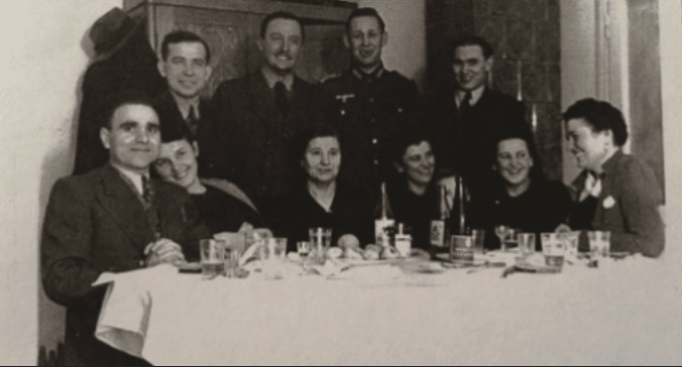 Chomiak with a German officer