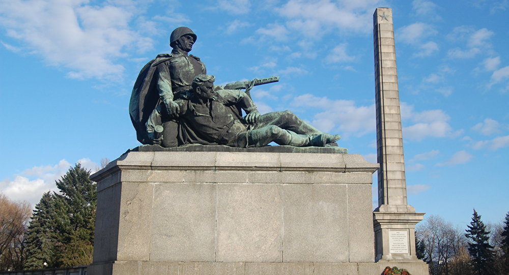 Click to enlarge polish soviet monument