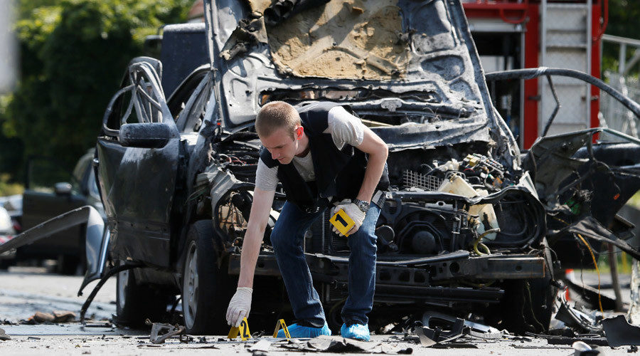 Click to enlarge car bomb explosion