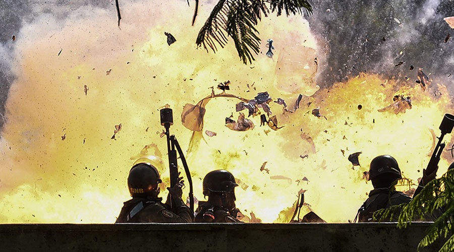 Click to enlarge Caracas Venezuela National Guard protests