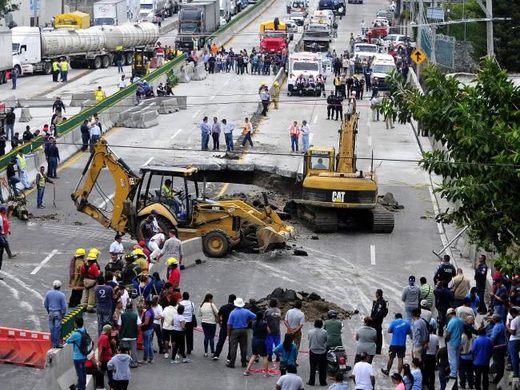 mexico sinkhole