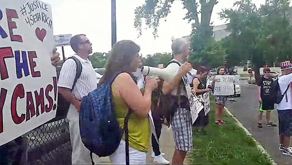 Click to enlarge seth rich vigil