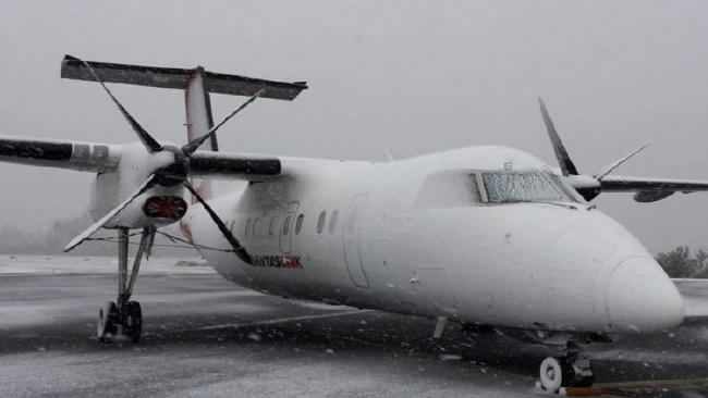 Qantas turboprop ready to be de-iced