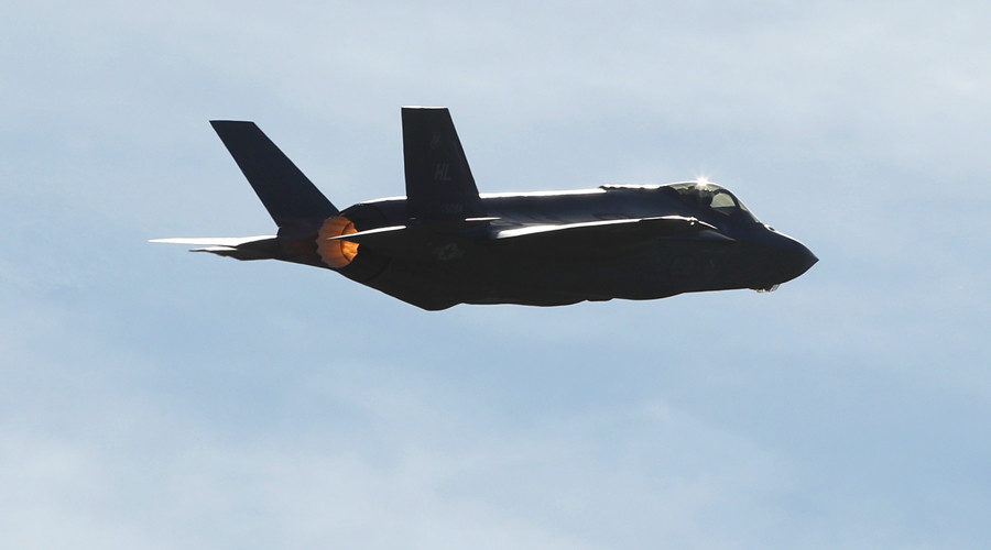 A F-35 fighter jet