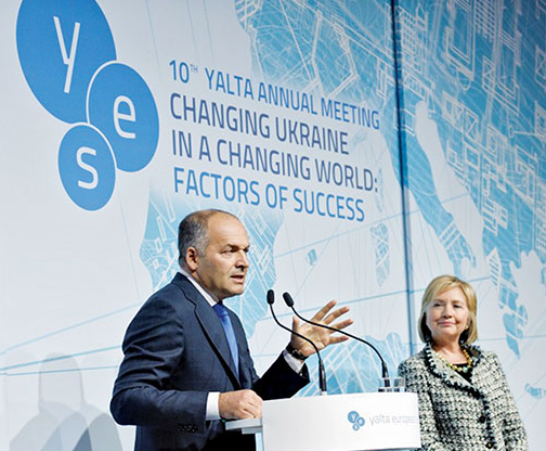 Click to enlarge Pinchuk and Clinton