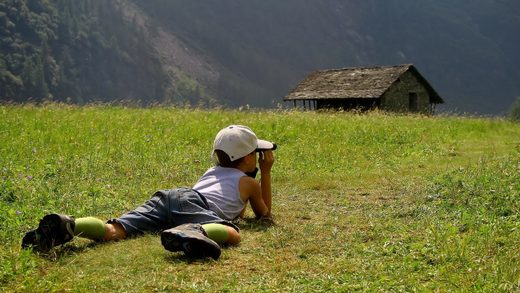 Click to enlarge Child looking through binoculars at the nature_1920x1080
