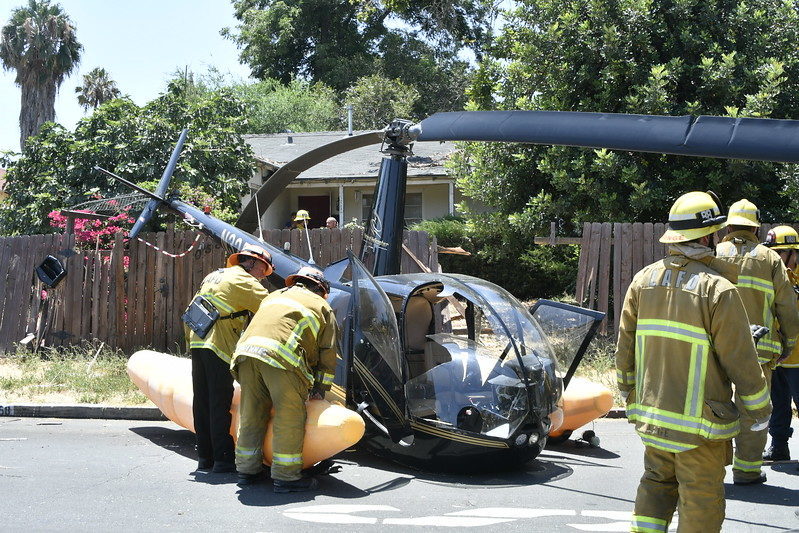Helicopter crashes on Sherman Oaks street; 4 people sustain only minor