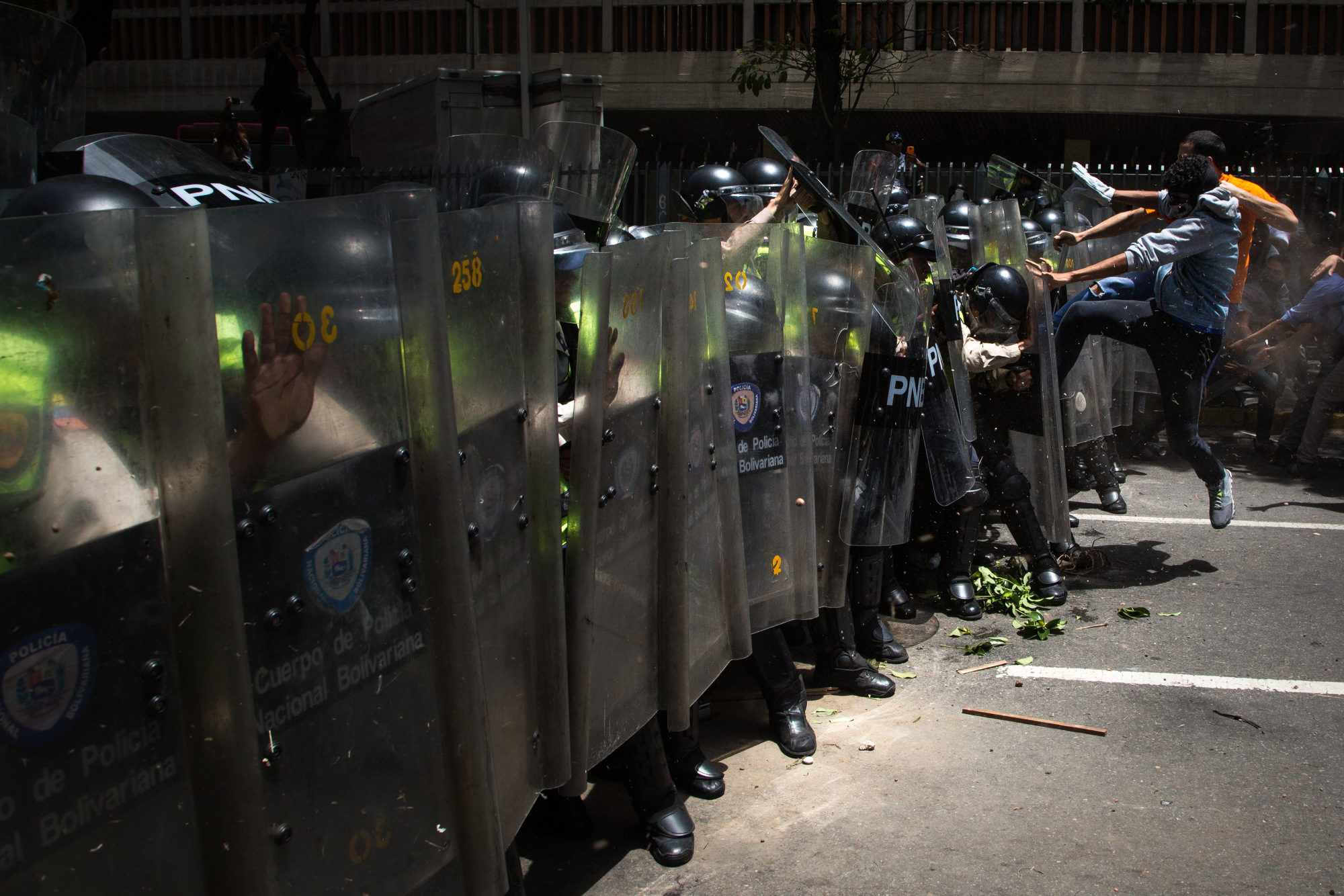 Click to enlarge caracas protest