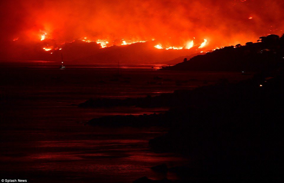 Emergency: Dramatic pictures showed huge forest fires near the exclusive L'Escalet area of Saint Tropez in southern France