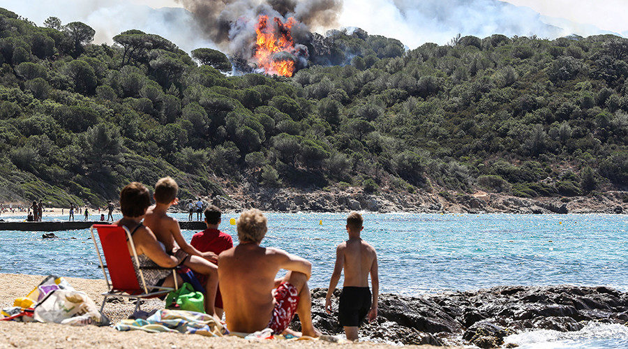 Click to enlarge View France wildfires Saint-Tropez