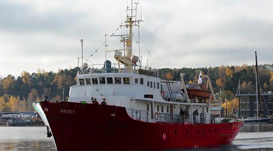 Anti-migrant boat