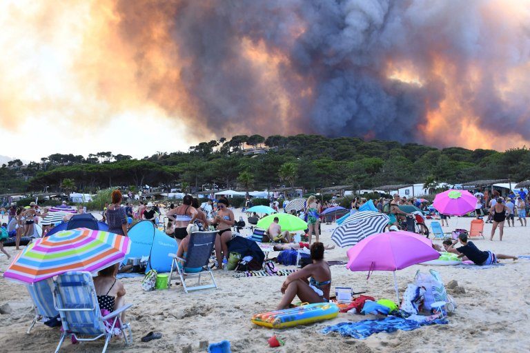 Click to enlarge France wildfire
