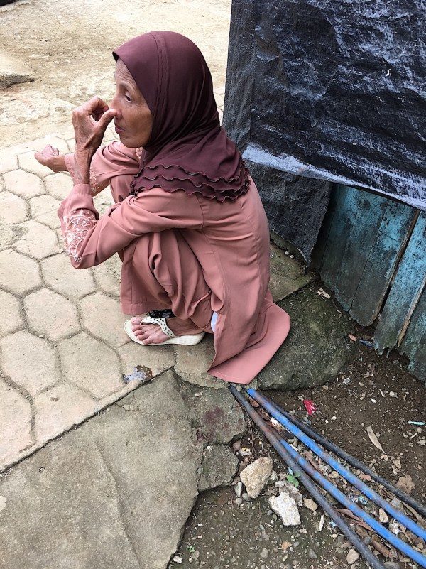 Click to enlarge woman Marawi City