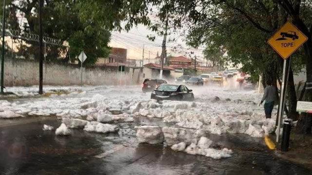 Click to enlarge Hail at the Metropolitan Zone, Guadalajara, Mexico