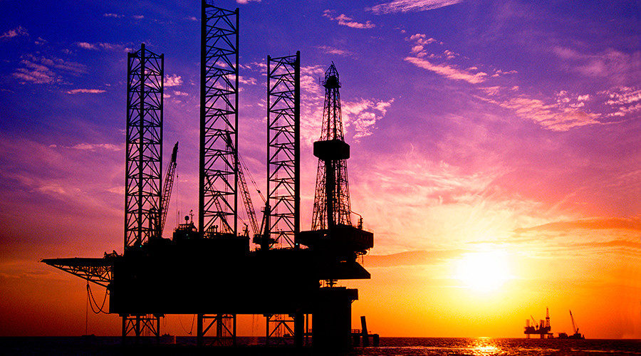 Oil drilling platform