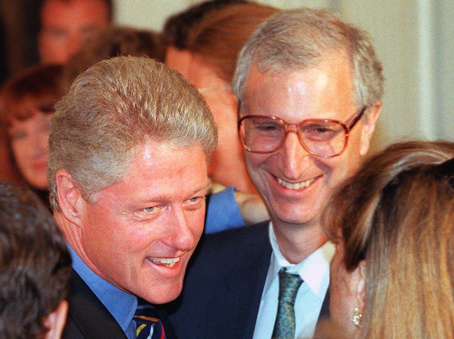 Bill Clinton (L) and presidential advisor Ira Magaziner