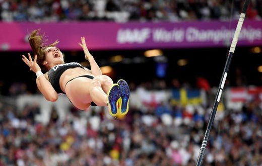 Click to enlarge Anicka Newell - Women's Pole Vault Final at 2017 IAAF World