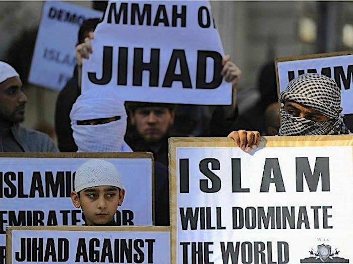Islam signs crowd