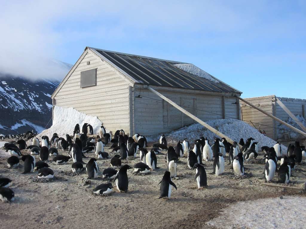 Click to enlarge oldest building Antarctica