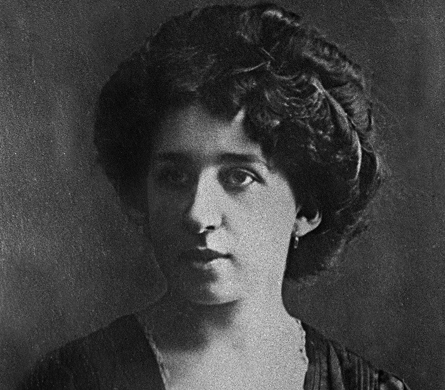 First Russian female pilot Lidia Zvereva (1890-1916)