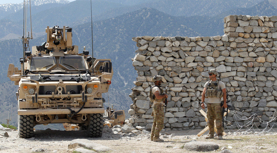 Click to enlarge US soldiers