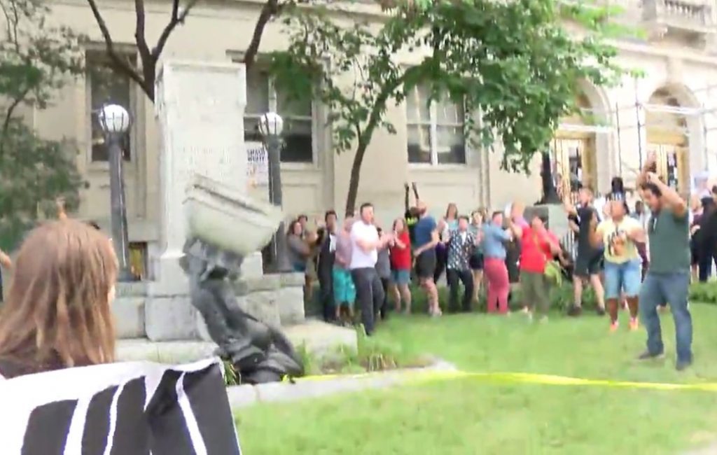 durham statue