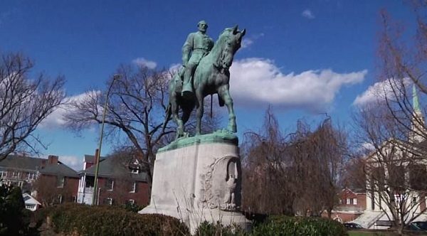 Robert E. Lee statue
