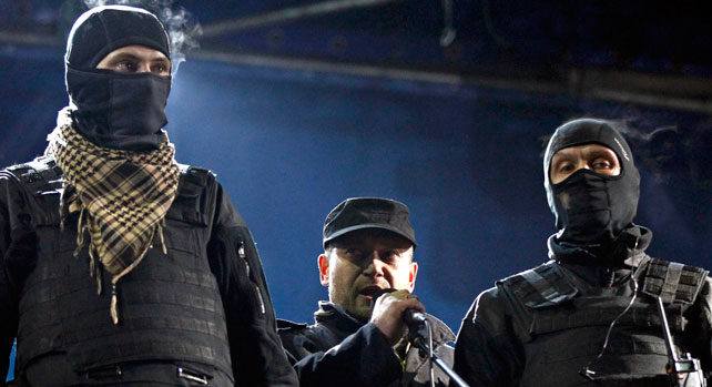 Click to enlarge Dmytro Yarosh speech at Euromaidan (Centre)