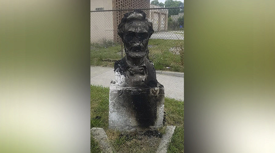 Lincoln statue