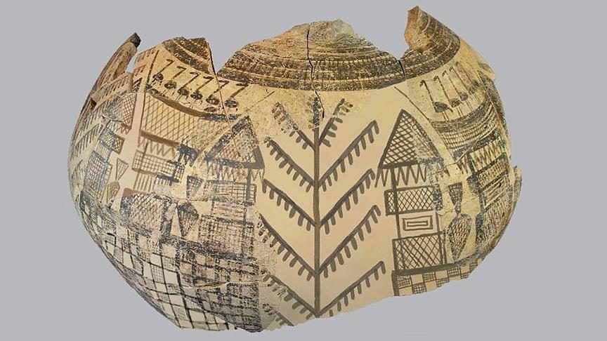 A tree of life motif vases and jars on the mound #Domuztepe