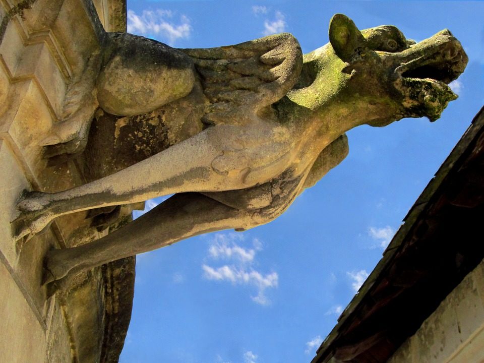 gargoyle statue