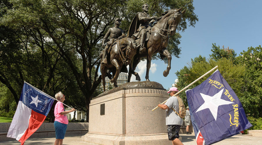 Robert E Lee statue