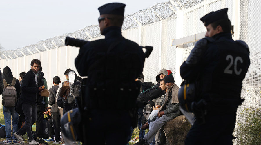 Click to enlarge French CRS riot police in Calais, France