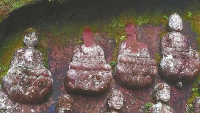Missing Buddha heads in China