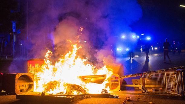 G20 fire in hamburg germany Schanzenviertel
