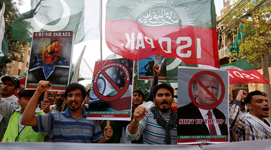 Pakistani Shi'ite supporters of Imamia Students Organization