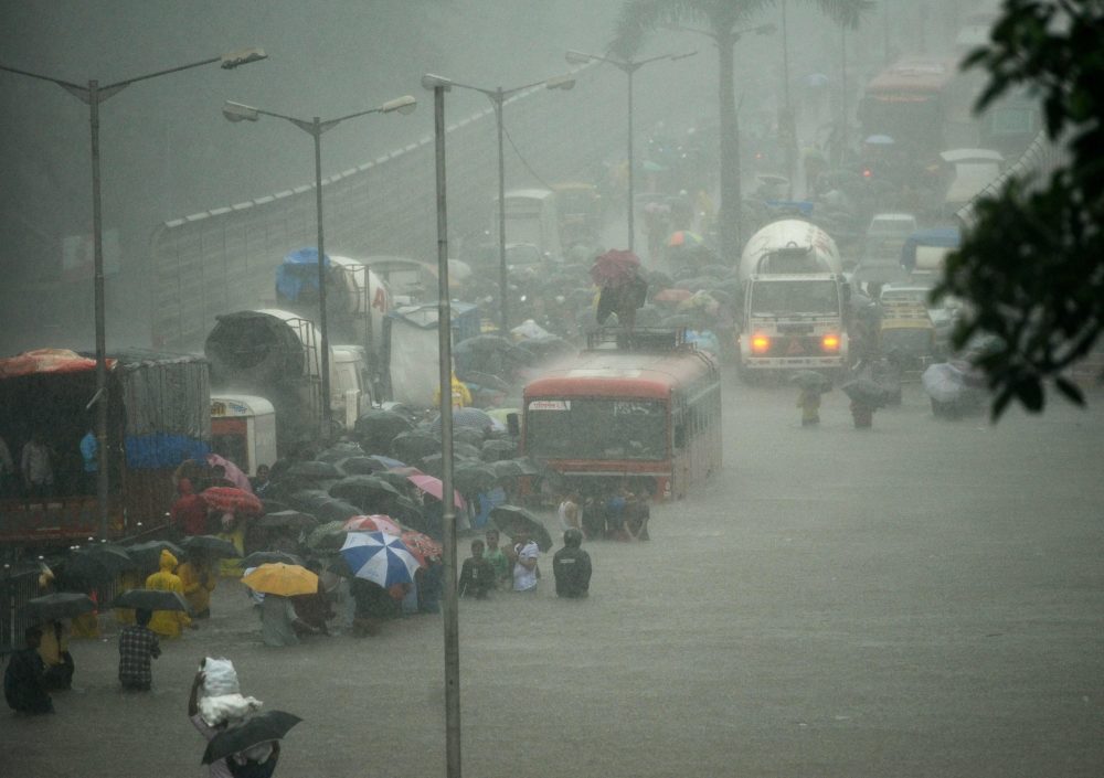 Heavy rain, flooding paralyze India's financial hub