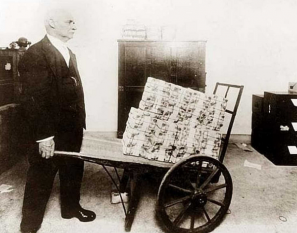 Wheelbarrow-money