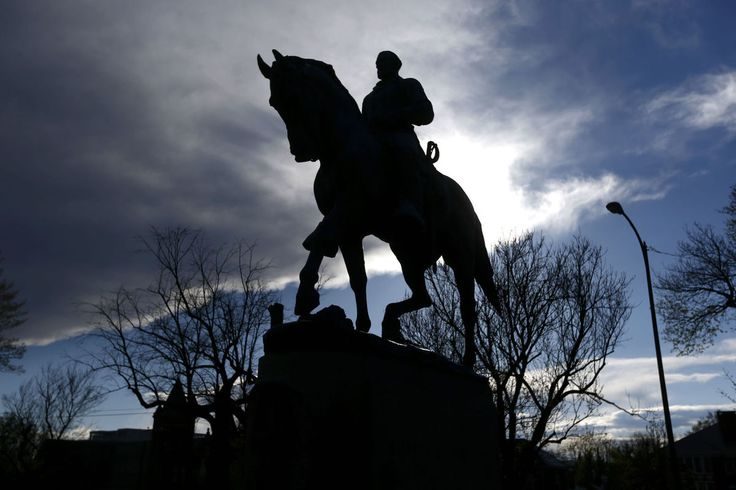 Click to enlarge Robert E Lee statue