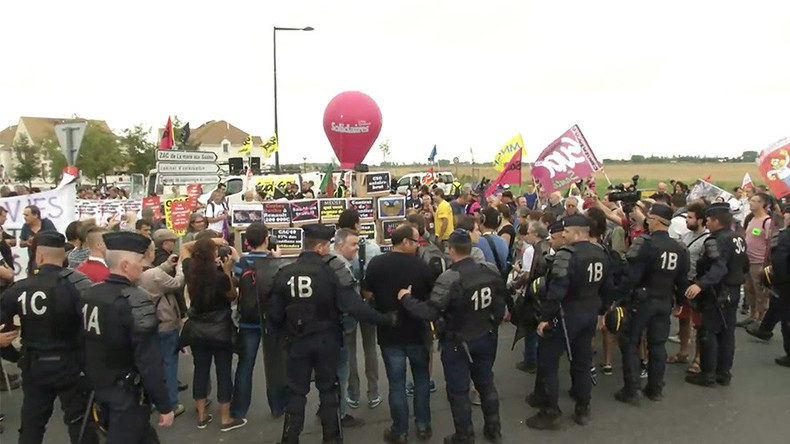 france protests labor rights