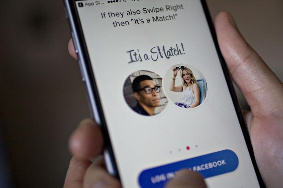 Click to enlarge Tinder dating app