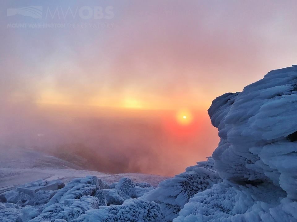 It's a beautiful, but chilly start to the day on the summit of Mount Washington!