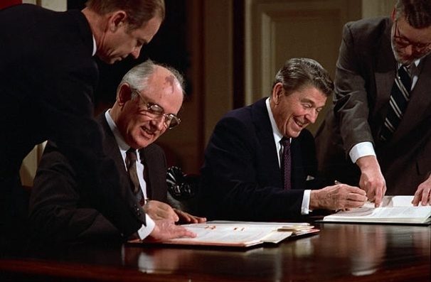 Click to enlarge Gorbachev Reagan INF