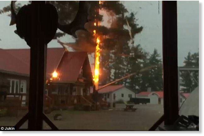 Man yells in panic as lightning bolt blasts tree at Bryson Lake Lodge,  Quebec — Earth Changes —