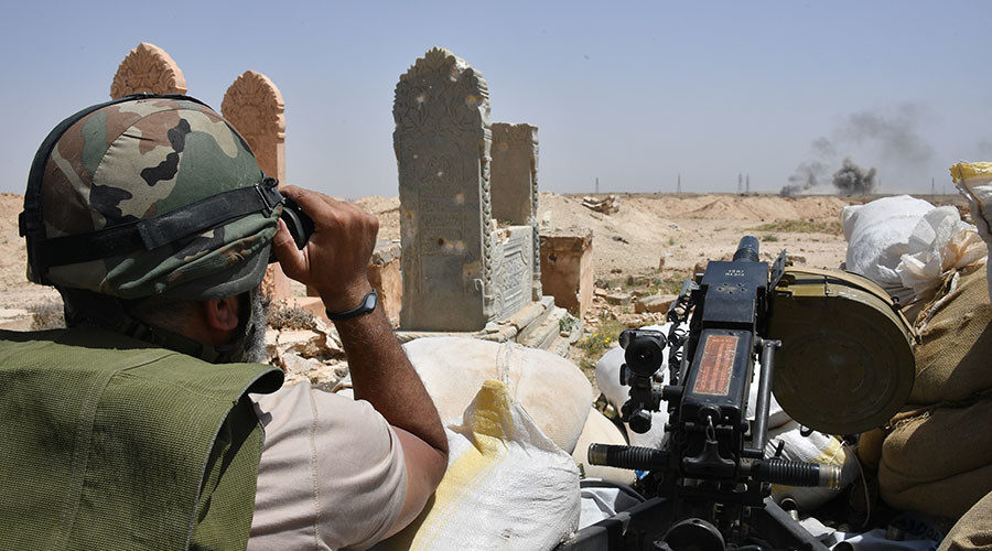 Syrian soldiers near Deir ez-Zor