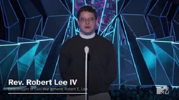 Rev Robert Lee