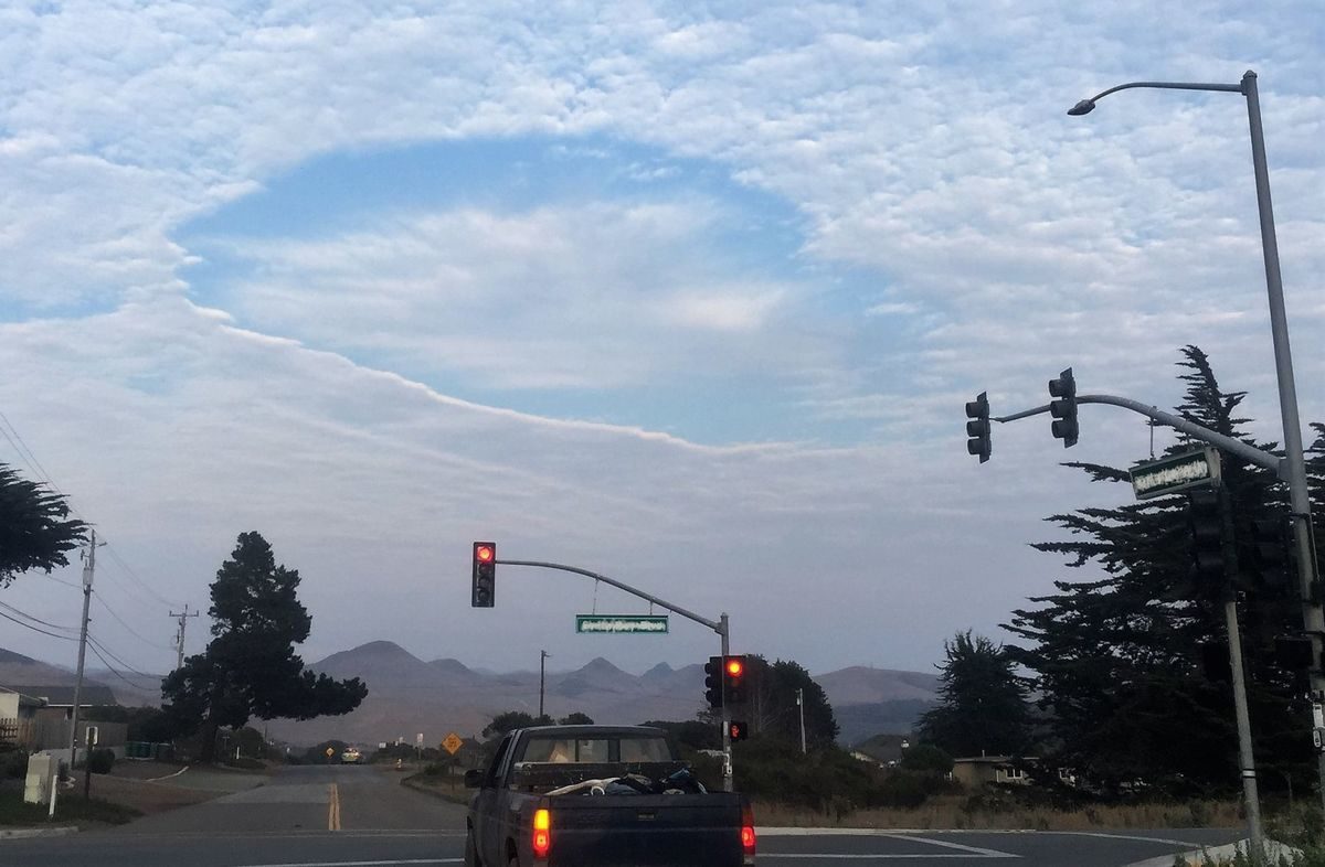 Click to enlarge Fallstreak cloud over Central Coast, California