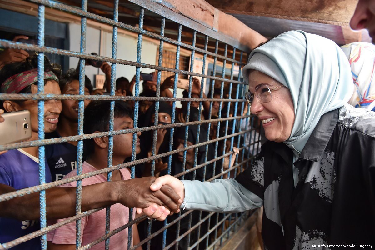 Click to enlarge Rohingya refugees