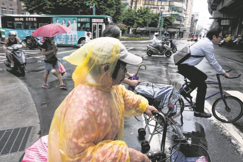 Typhoon Talim hits Japan